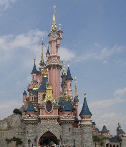 Y Côr yn Disneyland!